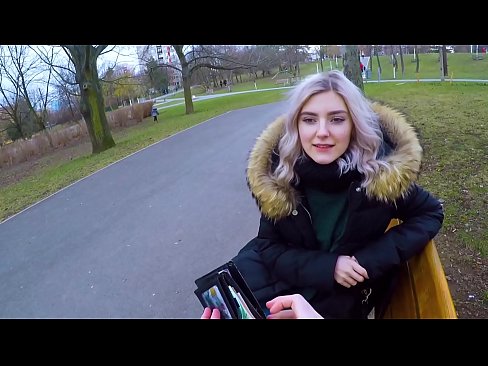 ❤️ 為了錢吞下陌生人的熱精液 - Eva Elfie 在公園裡口交 ❌ 美麗的色情 在我們 ❌️